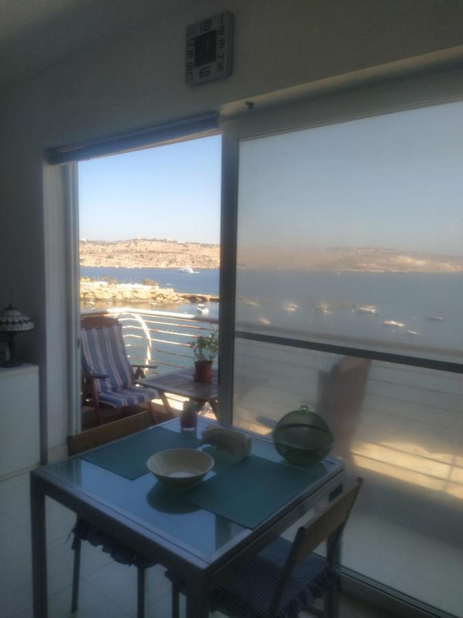 A Seafront Home Away From Home خليج سانت بول المظهر الخارجي الصورة